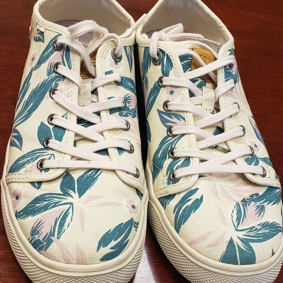 Toms Shoes - Toms tropical floral print shoss